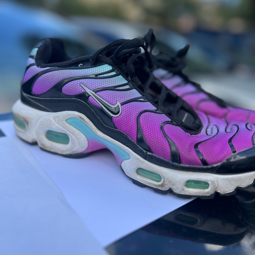 Nike Women's Vibrant Purple and Black Sneakers